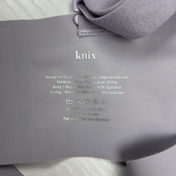 Knix Wingwoman Contour Wireless Plunge V-Neck Bra Purple - Picture 6 of 7